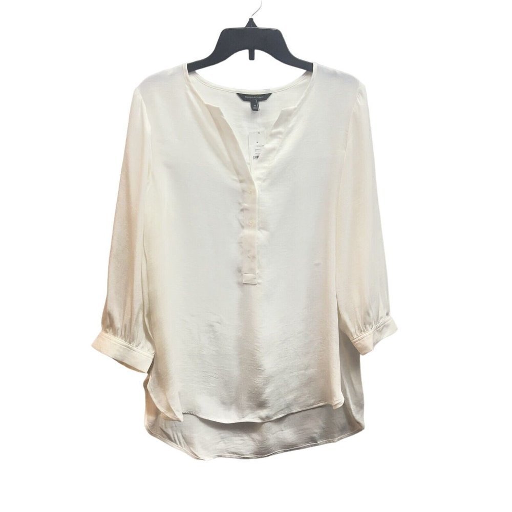 Woman Banana Republic Formal  Beige Long Sleeveb Blouse  Size XS new